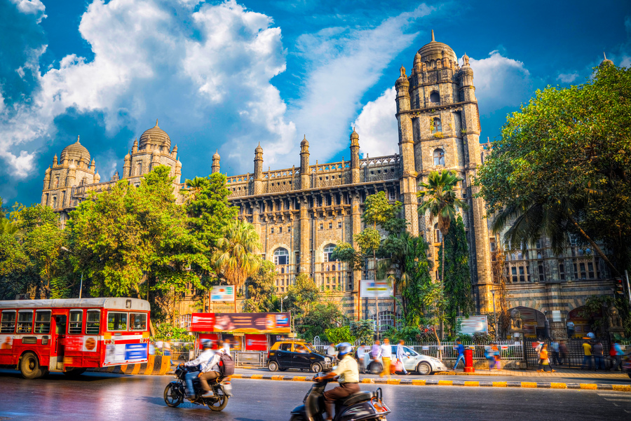 Chhatrapati Shivaji Terminus - Mumbai Travel Guide