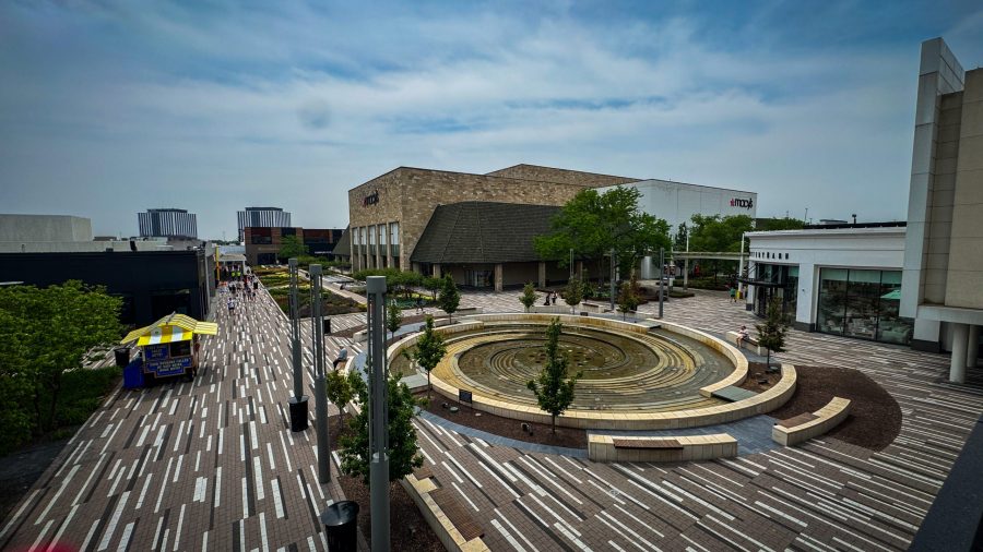 Discover DuPage by shopping at Oakbrook Center