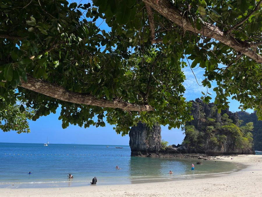 A secluded beach on Hong Island