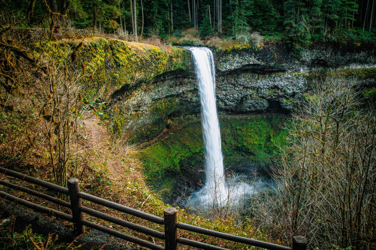 Waterfalls - one of the best things to do in Oregon