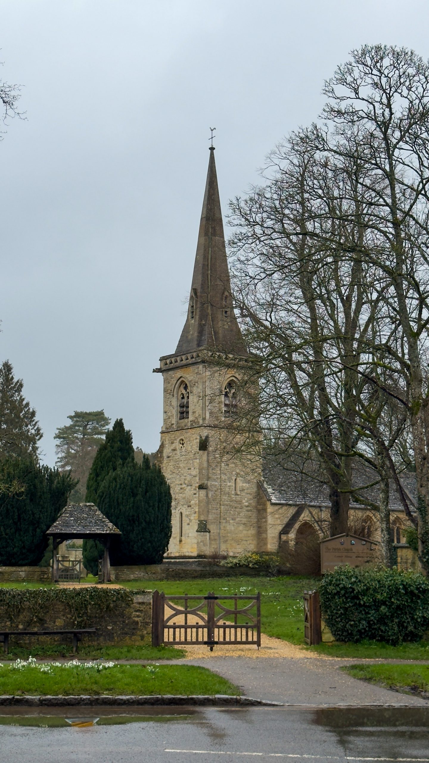 Lower Slaughter church in the cotswolds