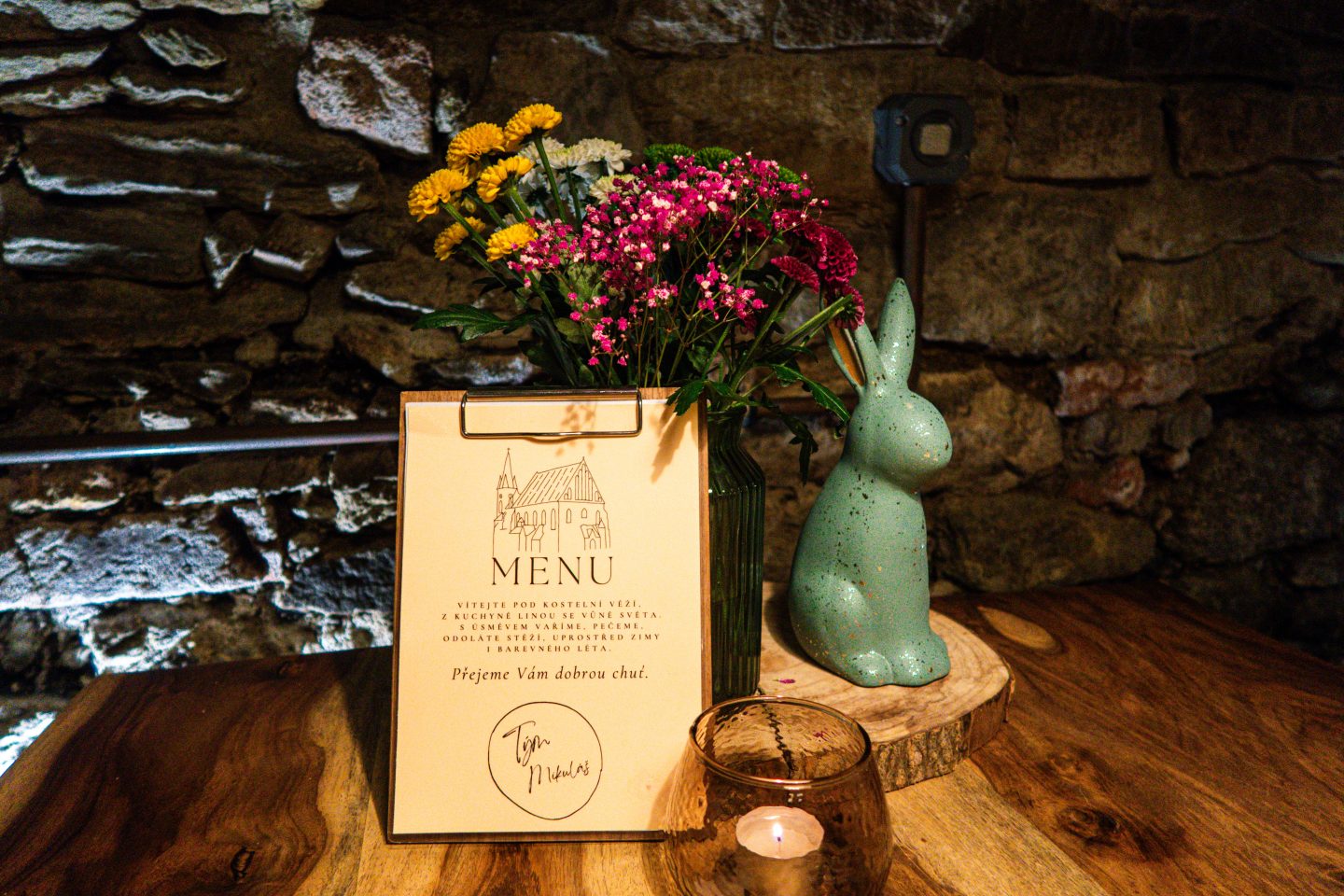 The table decor and menu at Mukulas Bistro in Znojmo