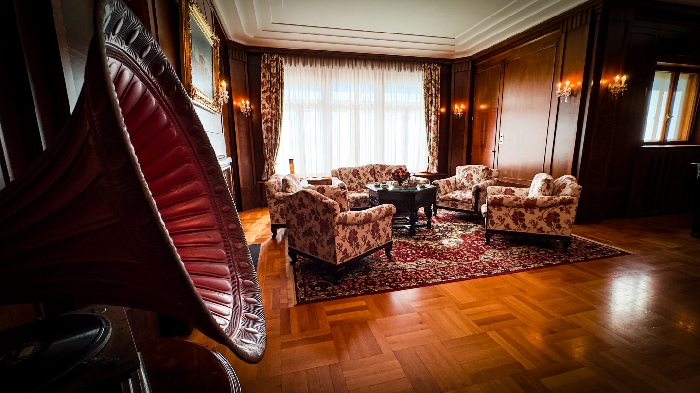 Drawing room at Villa Stiassni