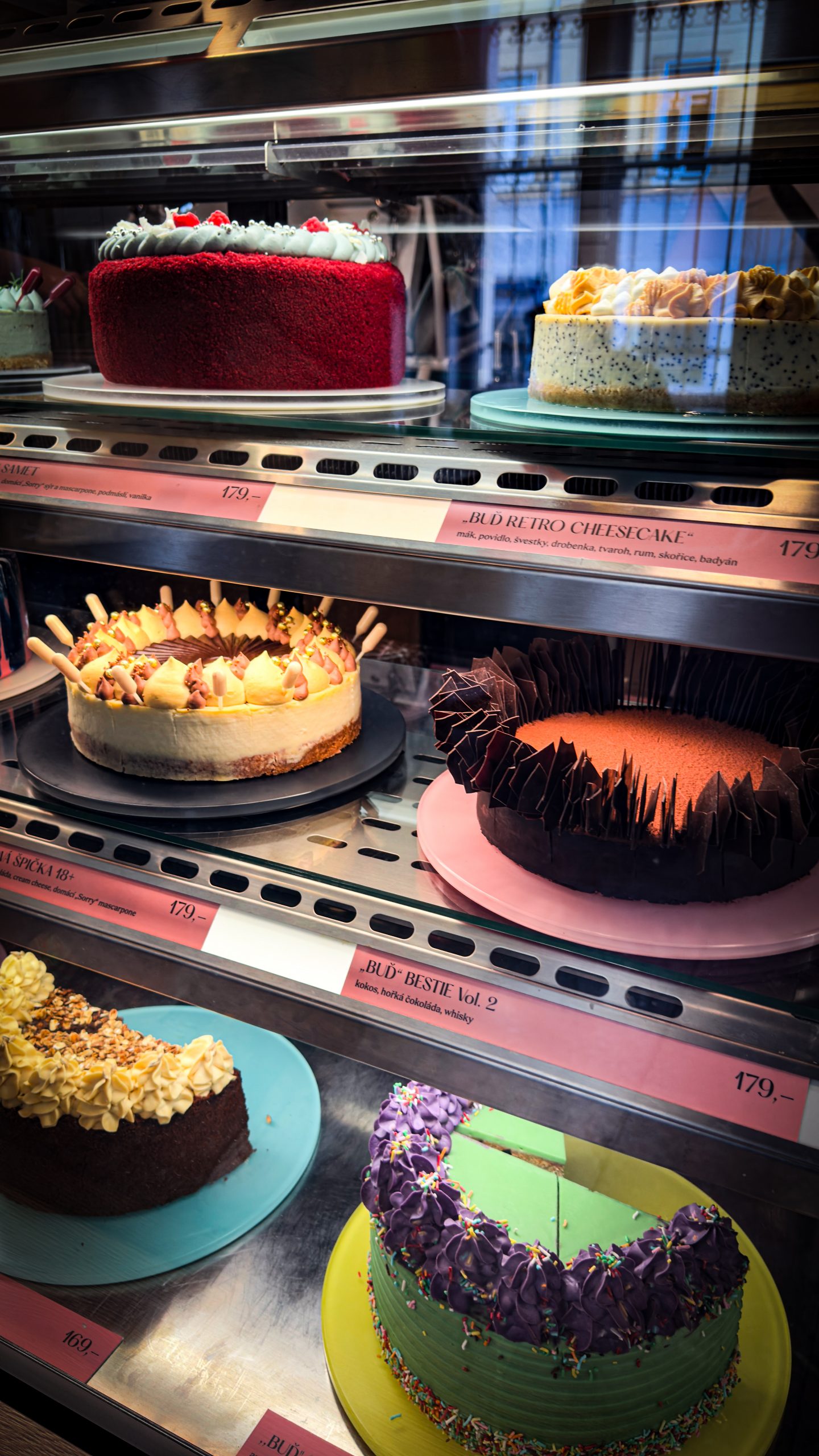 Cake display at Sorry pečeme jinak bakery