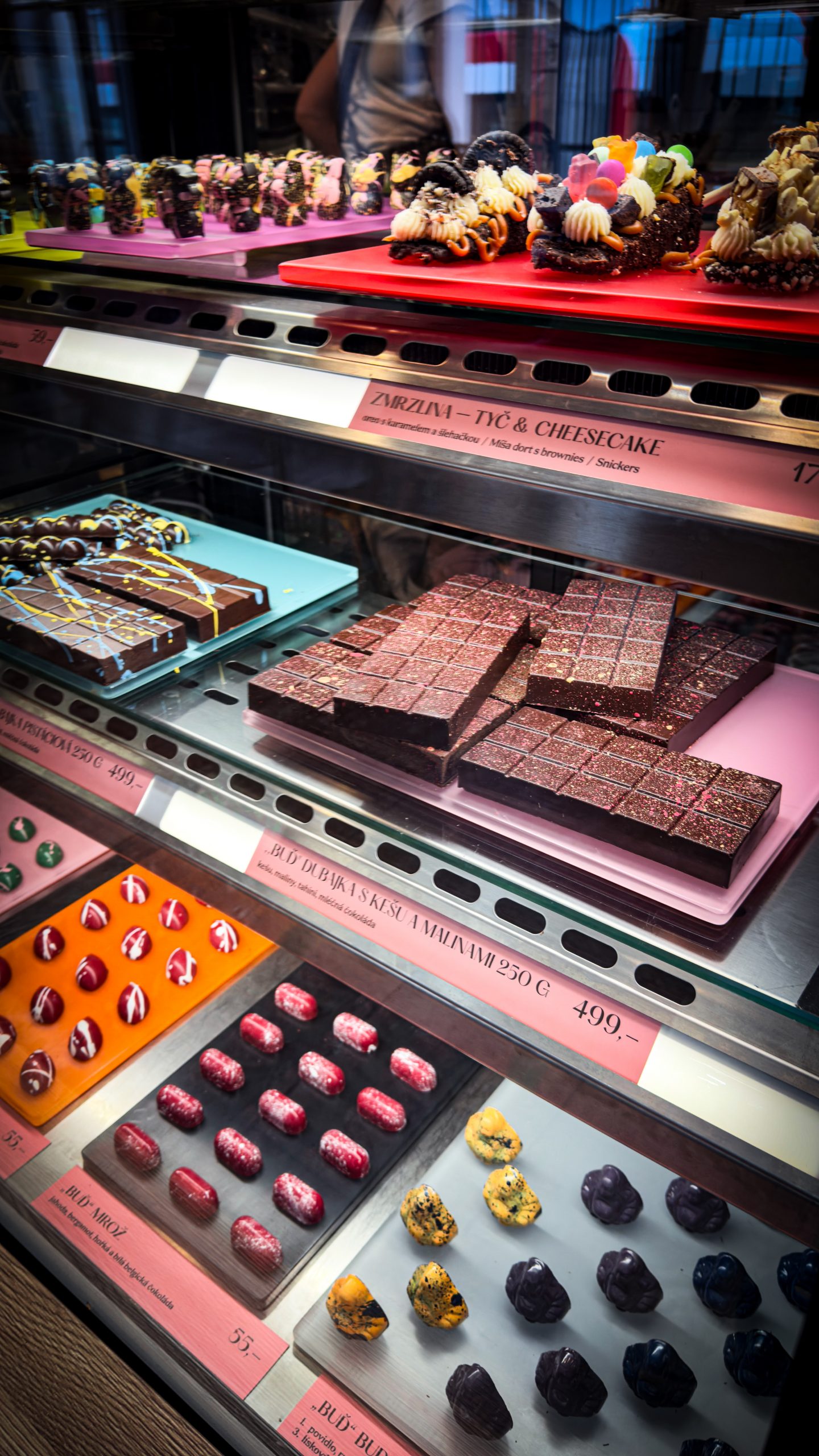 Cake display at Sorry pečeme jinak bakery